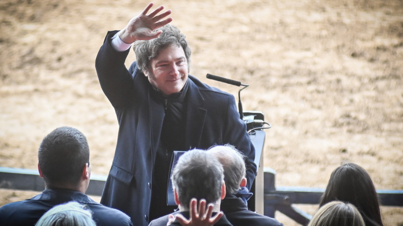 Milei vetó el aumento a jubilaciones y la ley de emergencia en discapacidad